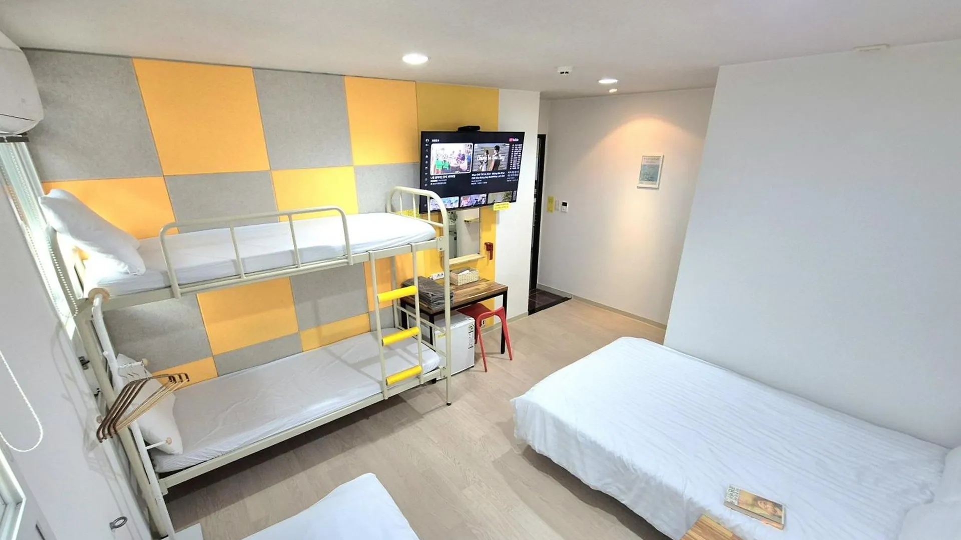 Hostel Tommy Seoul 2*,  South Korea